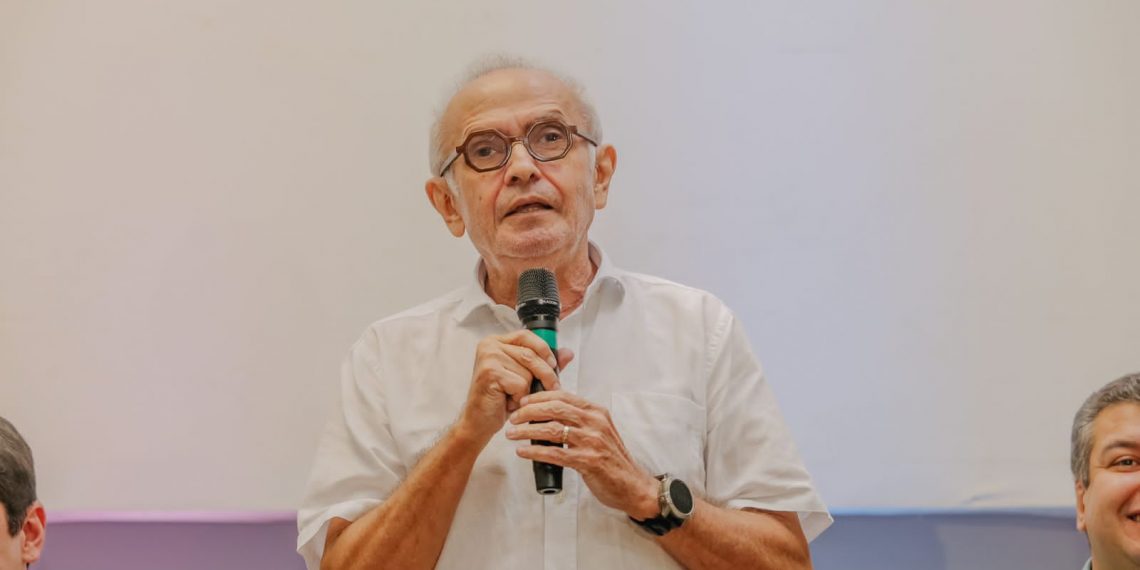 Cícero Lucena anuncia pagamento do piso da Enfermagem em João Pessoa