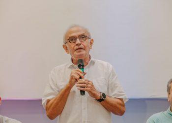 Cícero Lucena anuncia pagamento do piso da Enfermagem em João Pessoa