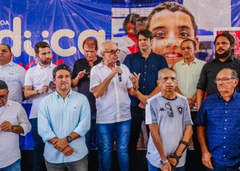 40 anos: Cícero e Leo inauguram e autorizam obras em Mangabeira; veja vídeo