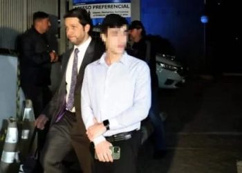 Por estratégia, advogados já fazem filho de Brennand visitar o pai