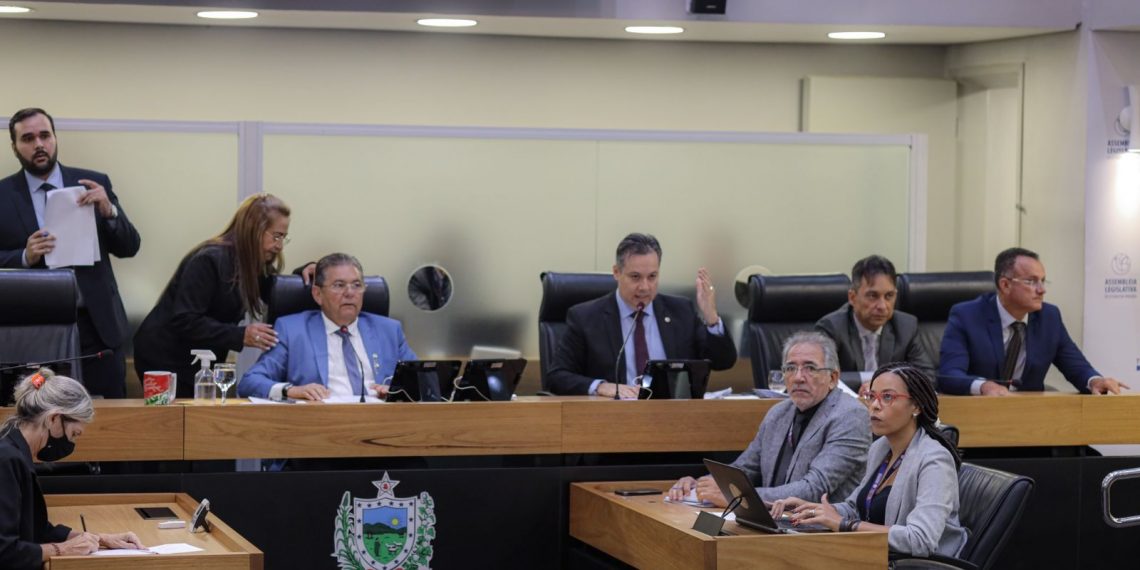 Assembleia aprova criação de Secretarias e reajuste para cargos comissionados do Estado