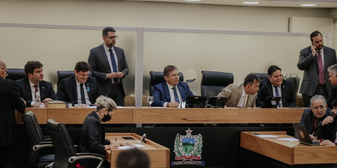 Assembleia aprova projetos que incentivam a prática esportiva e o empreendedorismo feminino