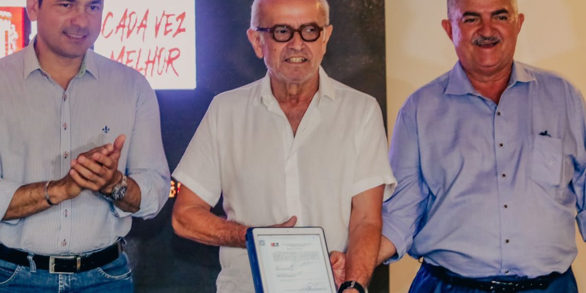 Cícero Lucena autoriza obras de contenção e proteção da calçadinha do Cabo Branco