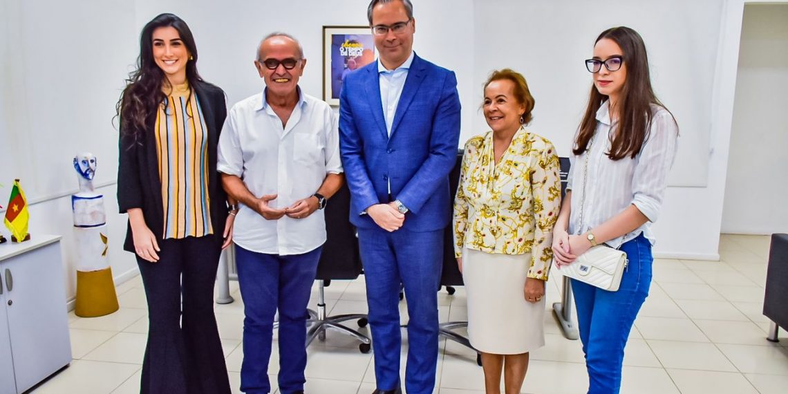 Cícero debate com embaixador do Azerbaijão parcerias econômicas e de viés humanitário