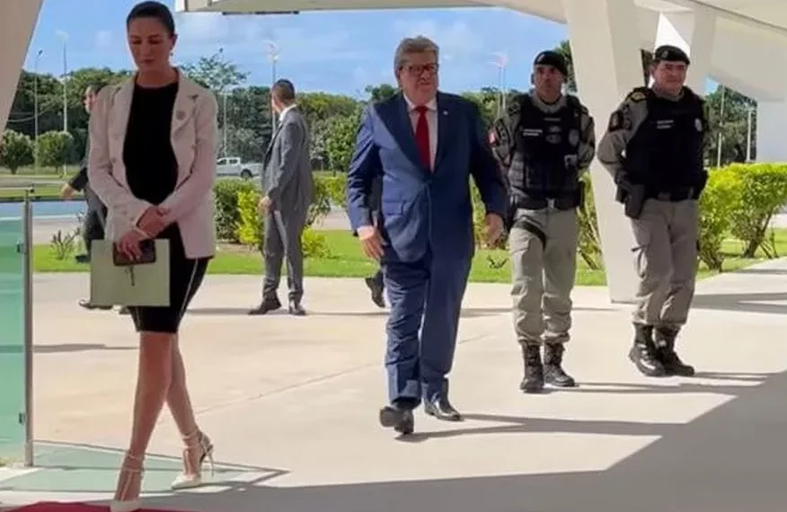 “O que queremos é que a reforma tributária seja justa” diz João Azevêdo ao chegar no Encontro com Governadores