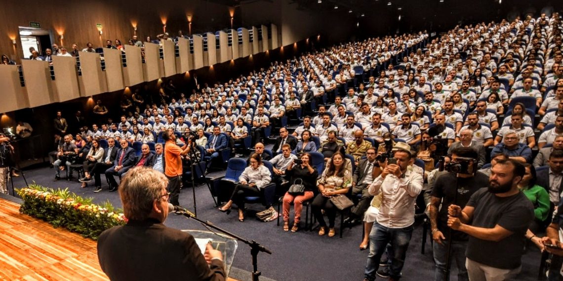 João participa de aula inaugural do curso de formação para os concursados da Polícia Civil