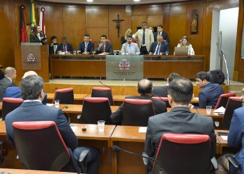 Câmara de João Pessoa aprova projetos que permitem segurança armada em escolas