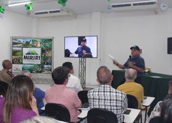 Prefeituras do Litoral Norte podem aderir ao “Movimento Abraçar”, metodologia baseada no afeto e na formação de caráter das crianças