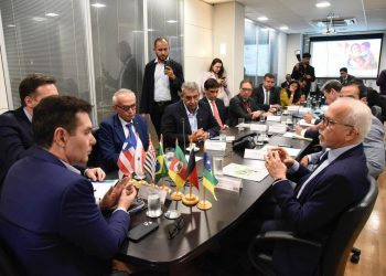 Cícero Lucena integra comitiva da Frente Nacional dos Prefeitos para discutir transporte público com ministros