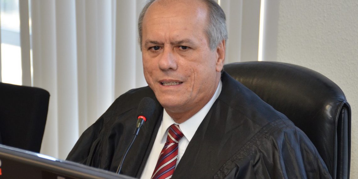 Desembargador Ricardo Porto, do TJPB, não homologa acordo dos professores com o Estado e responsabiliza sindicato