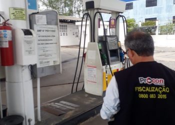 Procon-JP autua seis distribuidoras por não reduzirem os preços dos combustíveis