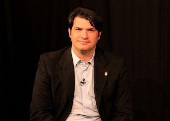 Léo Bezerra adota postura receptiva à chegada do PT ao projeto de Cícero e prega diálogo: “Por que não?”