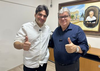 Dois homens são assassinados a tiros em quiosque, na orla de João Pessoa