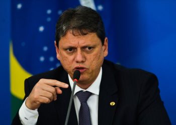 Tarcísio afirma ver ‘leniência’ do governo Lula no 8 de janeiro: “Pesos e medidas diferentes”