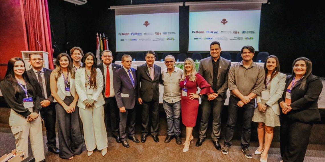 Ao lado de secretário nacional, Cícero abre capacitação para servidores de Defesa do Consumidor