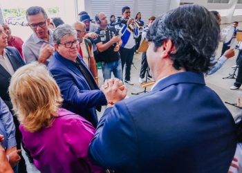 João volta a defender apoio Cícero e “carimba” nome de Leo Bezerra na vice; veja vídeo