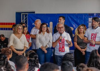 Em dia de agenda intensa na região, Cícero Lucena entrega obras de reestruturação de escola no Cristo