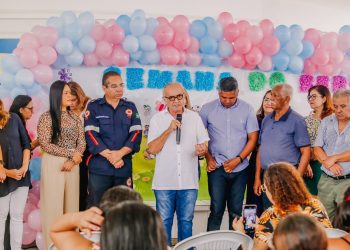 Prefeito abre programação da Semana do Bebê e entrega kits de higiene