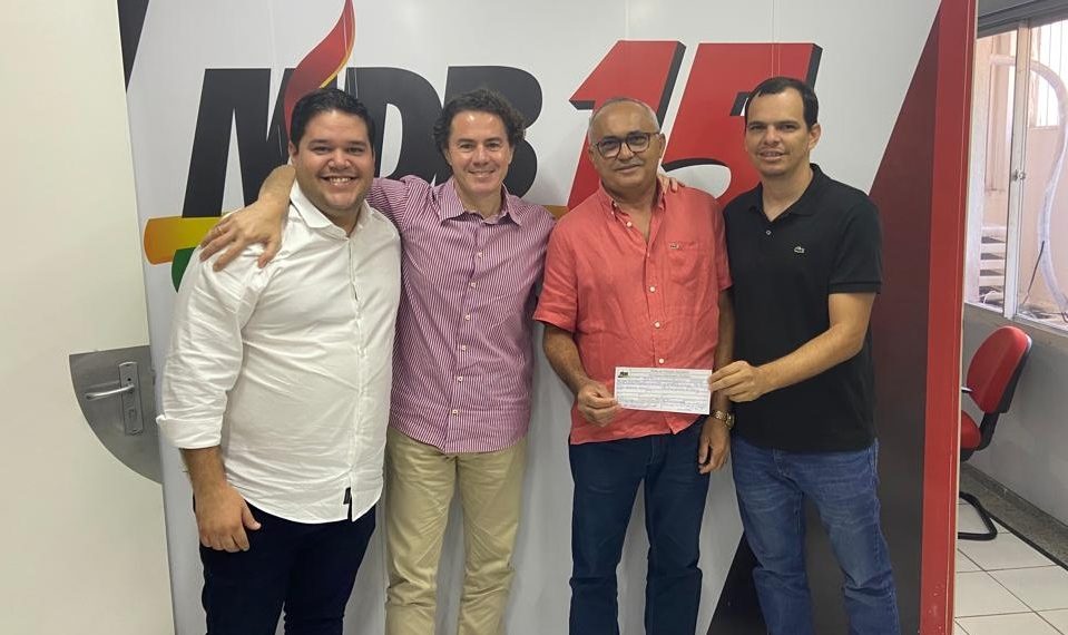 Prefeito de Pedras de Fogo se filia ao MDB