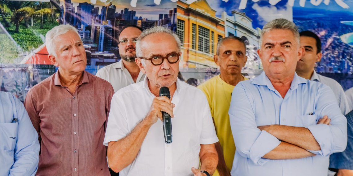Cícero Lucena inaugura obras de pavimentação e urbanização no Geisel