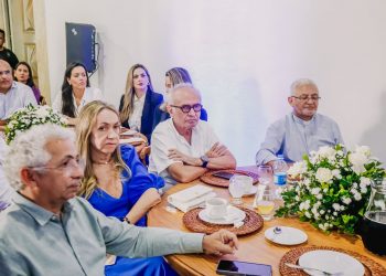 Prefeito anuncia doação de R$ 700 mil para o projeto de restauração do acervo do Centro Cultural São Francisco