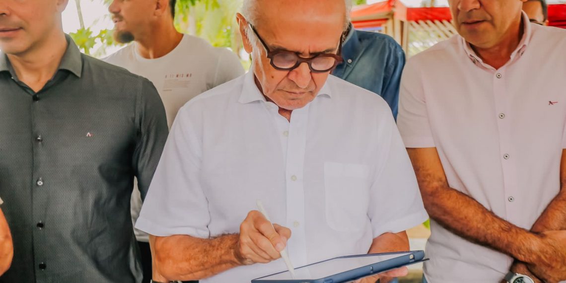 Cícero Lucena autoriza construção de academia pública na calçadinha do Cabo Branco