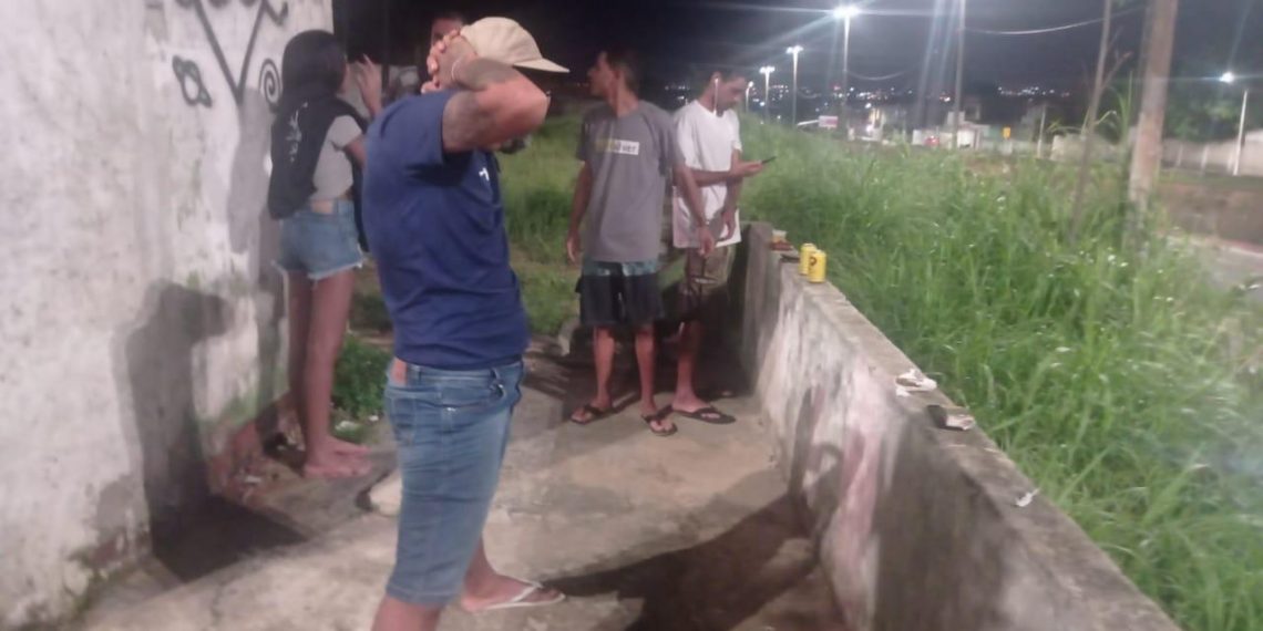 Policia prende trio suspeito de tráfico de drogas no Alto da Boa Vista, em Bayeux
