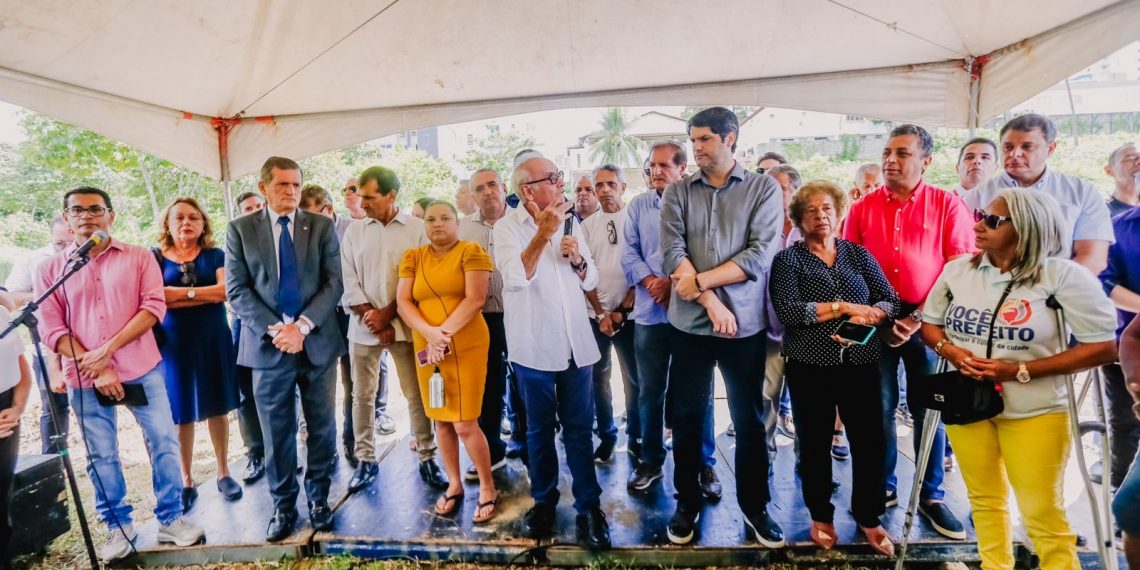 Cícero assina ordem de serviço para construção de 106 apartamentos no Complexo Beira Rio