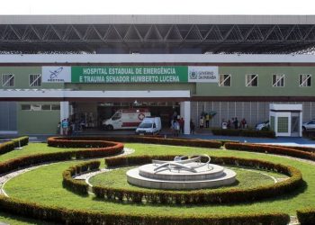 Criança de 1 ano atingida por bala perdida continua internada em João Pessoa