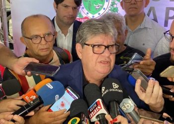 João Azevêdo “referenda” manutenção da chapa Cícero e Leo Bezerra em 2024