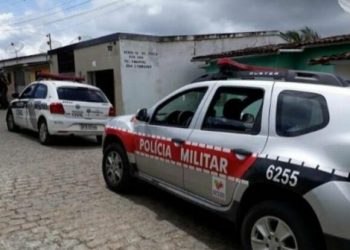 Bandidos fingem ser clientes, amarram empresário e roubam 15 iphones, R$ 1 mil e uma moto, no Sertão do estado