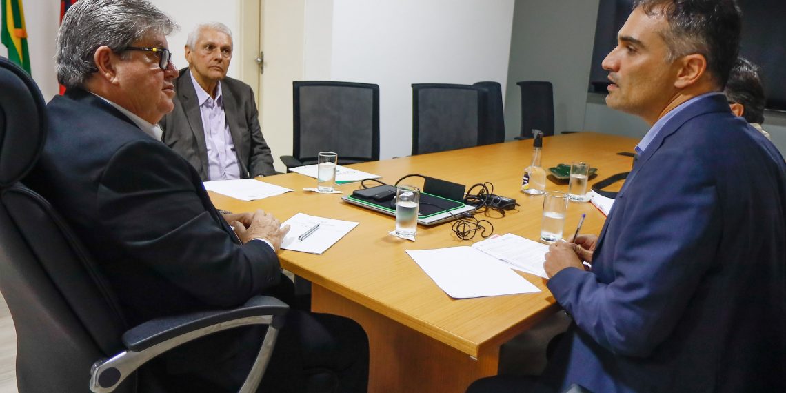 João se reúne com Banco Mundial e celebra cumprimento de meta de investimentos