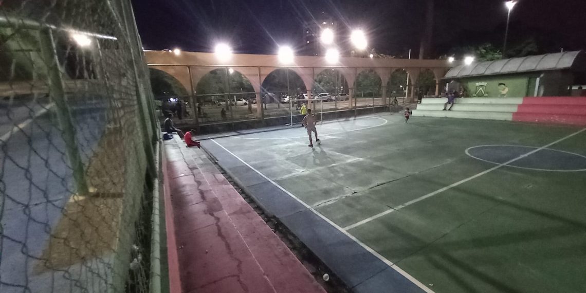 PMCG implanta nova iluminação em quadras do Parque da Criança