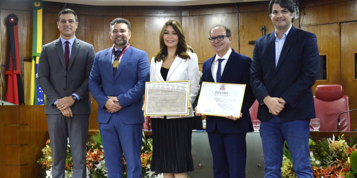 CMJP entrega honrarias aos médicos Narriane Chaves, Antônio Henriques e Bruno Leandro