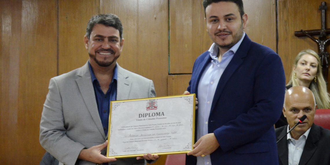 Antônio Mandarrari recebe o título de cidadão pessoense