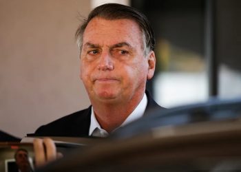 TSE condena Bolsonaro e o declara inelegível por oito anos
