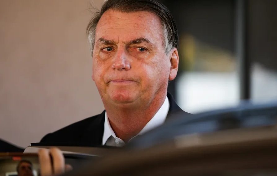 TSE condena Bolsonaro e o declara inelegível por oito anos