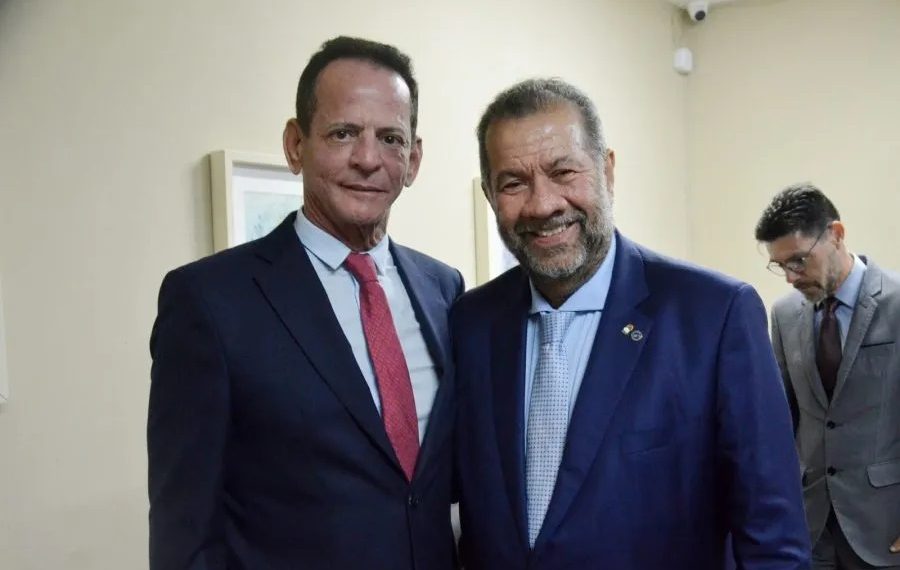 Secretário de Comunicação da PMJP prestigia entrega de honraria a ministro de Lula