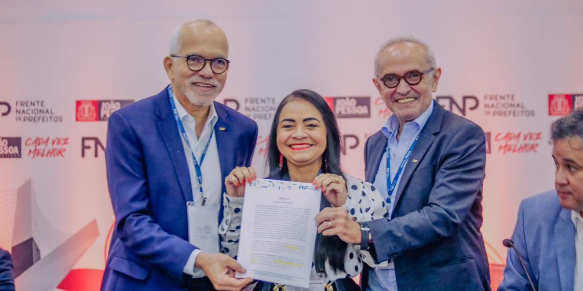 Cícero Lucena encerra encontro geral da Frente Nacional de Prefeitos em João Pessoa