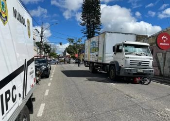 Motociclista morre após ser atropelado por caminhão de coleta seletiva em Campina Grande