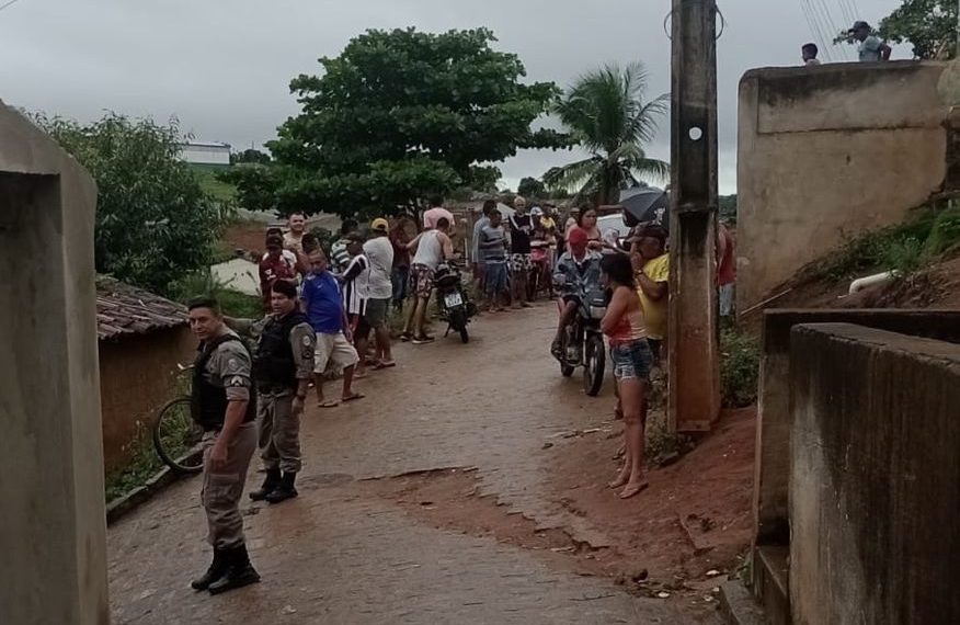 Homem acusado de matar cunhado em Alagoinha é linchado por moradores e preso pela Polícia Militar