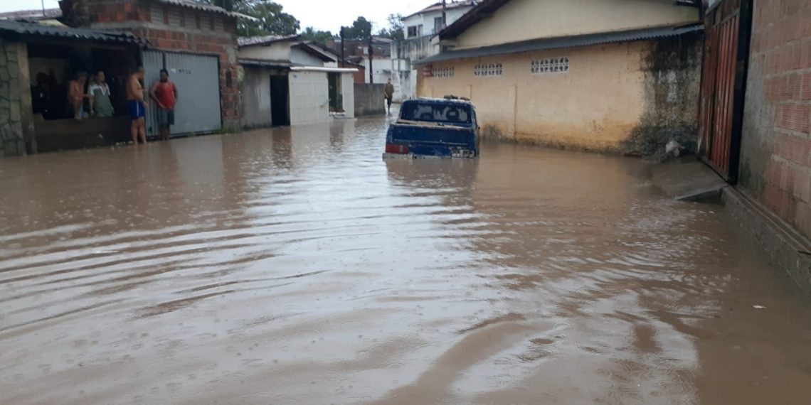 Comunidades ribeirinhas atingidas pela chuva terão solução definitiva com ações do Programa João Pessoa Sustentável