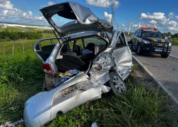 Colisão entre carros deixa três feridos no Litoral Sul da Paraíba
