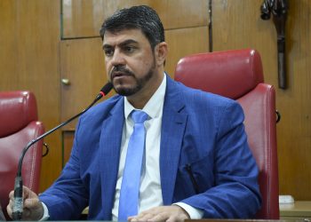 Dinho comemora aprovação nas contas relativas ao exercício financeiro de 2021