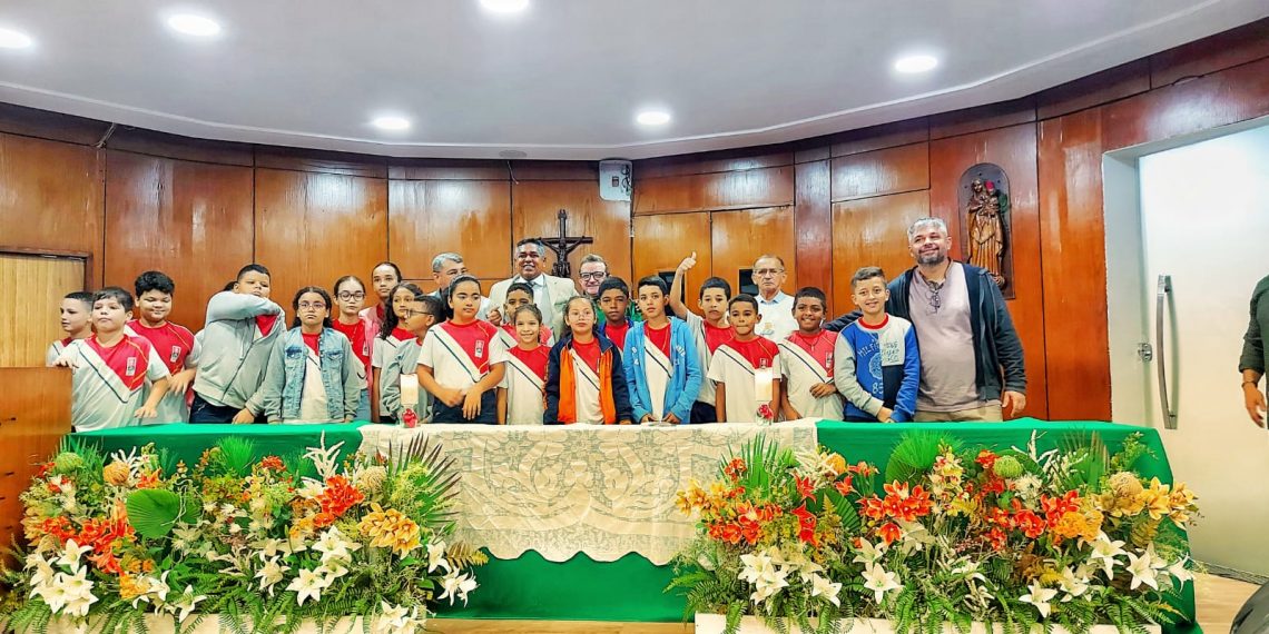 Estudantes da escola Hugo Moura visitam à Câmara de João Pessoa e são recebidos pelo Vereador Ermano