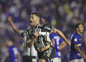Paraibano, Hulk marca golaço do meio-campo na vitória do Atlético contra o Cruzeiro