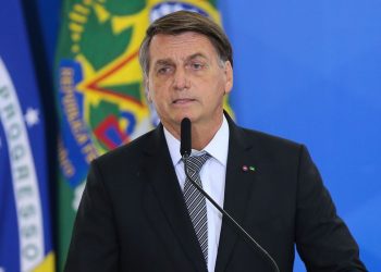 TSE interrompe julgamento de Bolsonaro faltando um voto para tornar ex-presidente inelegível