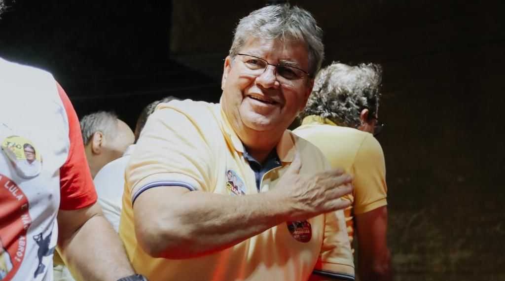 João Azevêdo é submetido a cateterismo no Hospital Metropolitano de Santa Rita