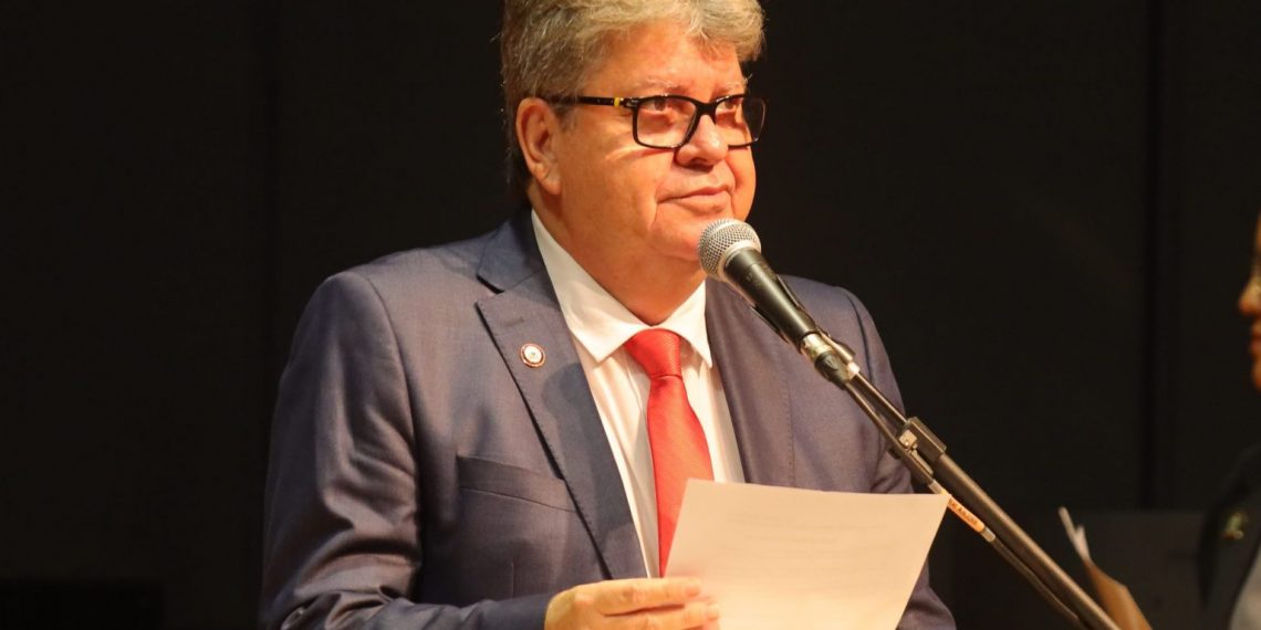 R$ 50 mi: governador cumpre agenda em Brasília e assina empréstimo em Fortaleza nesta segunda