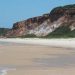 Homem tenta fazer ‘selfie’ e cai de barreira, em praia de João Pessoa